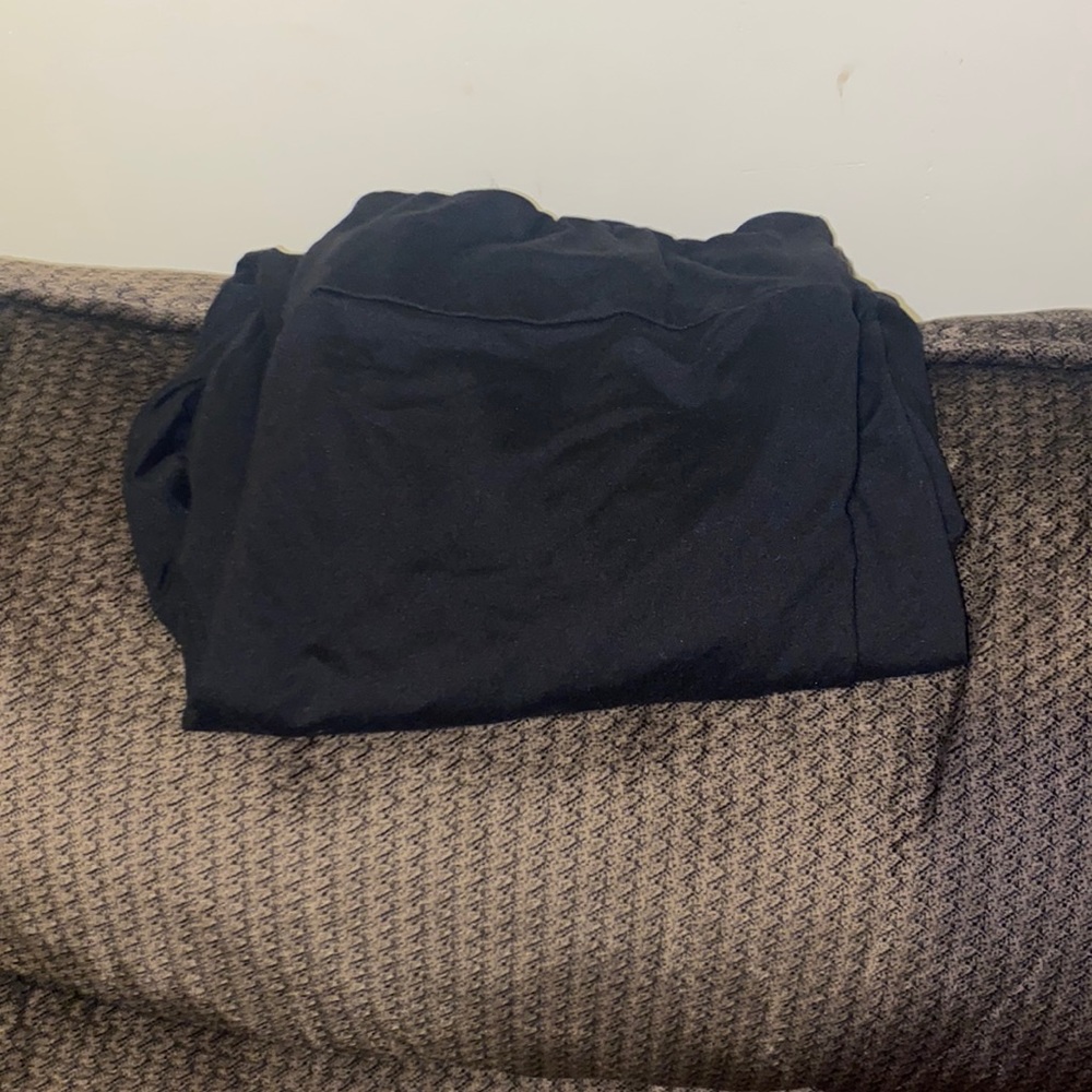 1 pair of lularoe black Tc2 leggings never worn